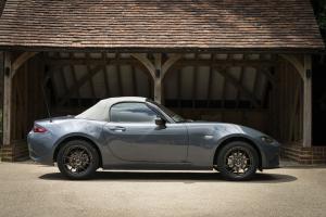 Mazda MX-5 R-Sport 2020 года  (UK)